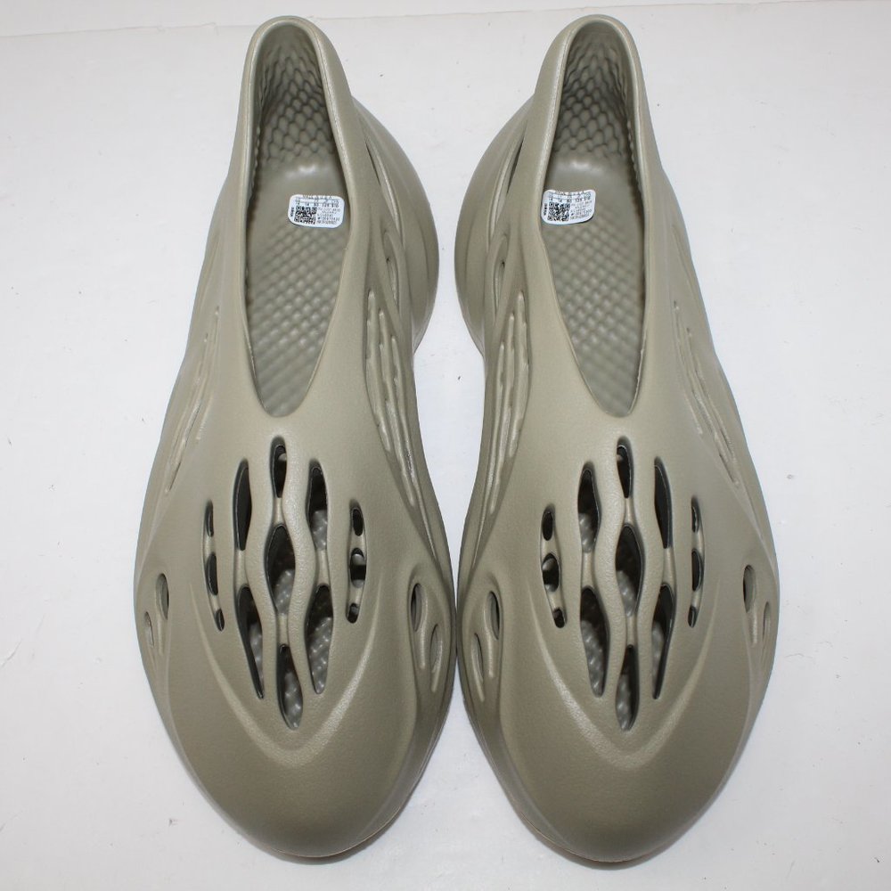 Yeezy Foam Runner RNNR NWT Men's 14 Stone Salt Slides Shoes Sandals GV6840 - Picture 7 of 14